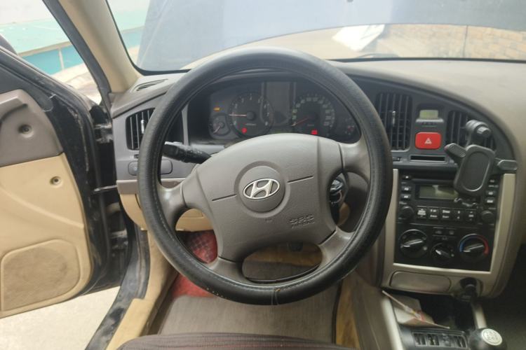 Used Hyundai Elantra 2011 1.6L Manual Comfort Version Steering Wheel