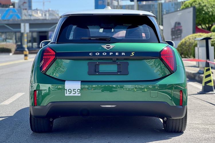 Used MINI Electric MINI COOPER 2024 452km COOPER SE 1/65 Limited Edition