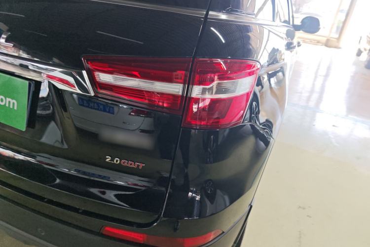 Used Haval H6 Coupe 2017 Red-Label 2.0T Automatic Two-Wheel Drive Urban Model
