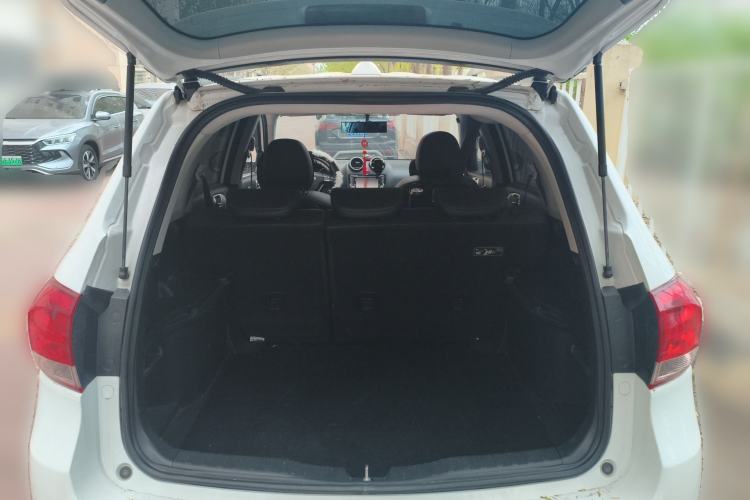 Used Haval H6 2016 Upgraded Model 1.5T Automatic Two-Wheel Drive Elite Version Trunk