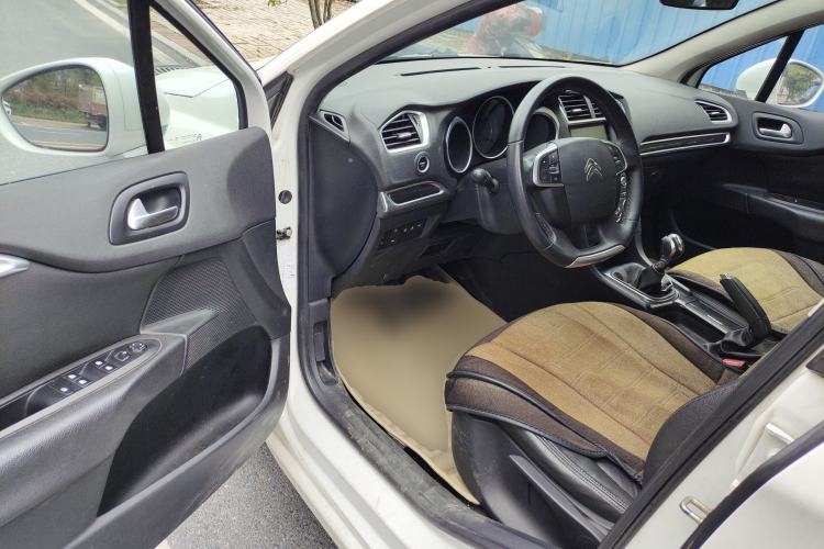 Used Citroen C4L 2014 1.8L Intelligent Drive Manual Version – Dynamic Edition Driver Seat
