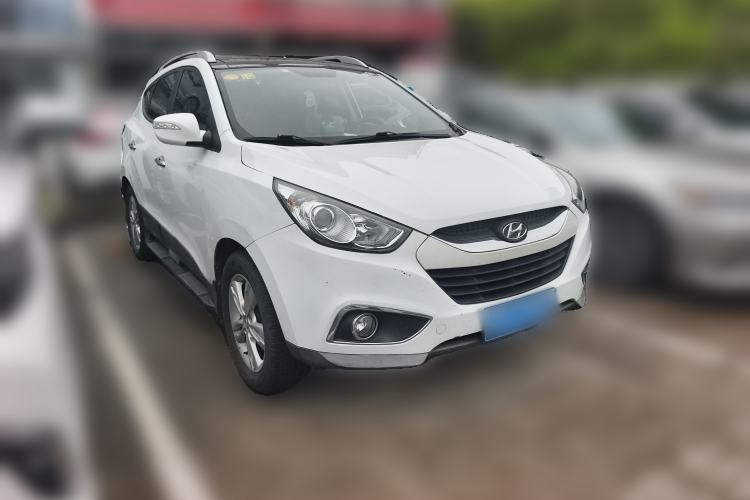 Used Hyundai ix35 2010 2.0L Automatic Two-Wheel Drive Elite Edition GLS Front Right 45 Deg