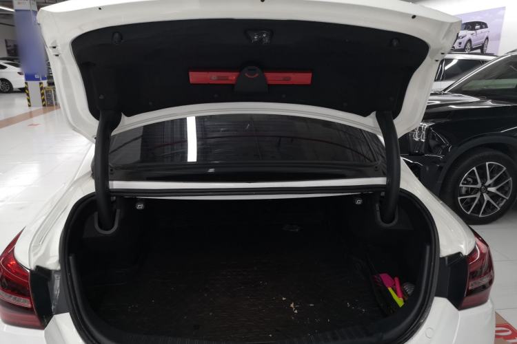 Used Hongqi H5 2022 Classic Model Facelift 1.5T DCT Qiyun Edition Trunk