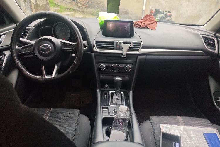 Used Mazda 3 Axela 2017 Sedan 1.5L Automatic Luxury Model China VI Standard
