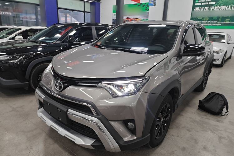 Used Toyota RAV4 2019 2.0L CVT Two-Wheel Drive Fashion X Limited Edition China VI Standard