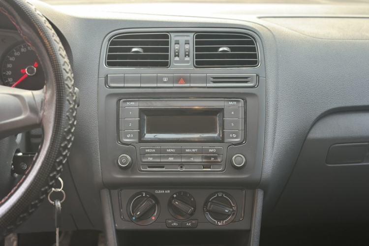 Used Volkswagen Polo 2016 1.4L Manual Fashion Model