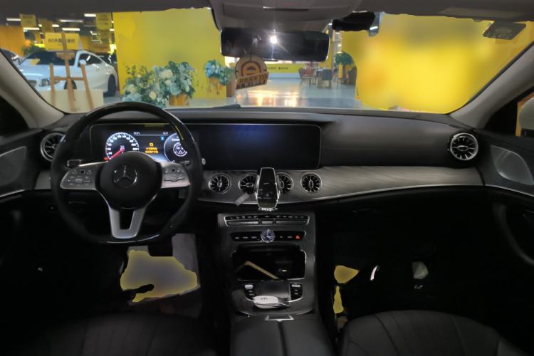 Used Mercedes-Benz CLS 2018 CLS 300 Luxury Model
