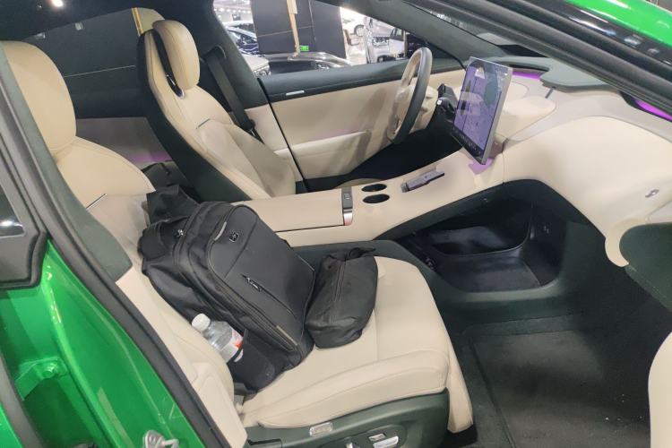 Used Xiaomi Auto YU7 2025 Ultra-Long Range High-Performance All-Wheel-Drive Max Edition Right Front Seat