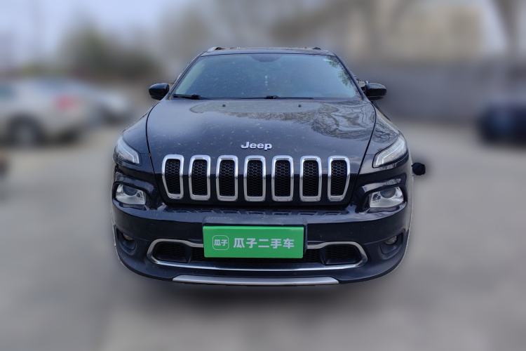 Used Jeep Cherokee 2017 2.0L Superior Edition
