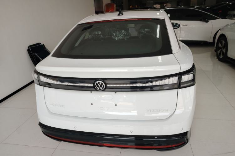 Used Volkswagen ID.7 VIZZION 2024 AIR model
