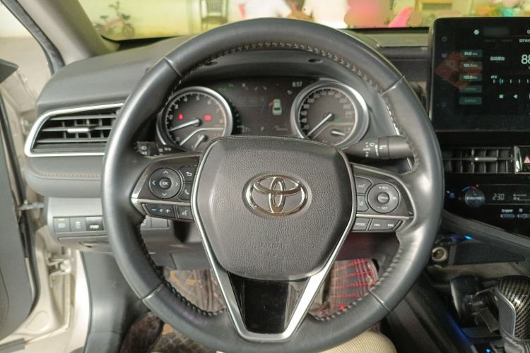Used Toyota Camry 2021 2.0G Luxury Edition
