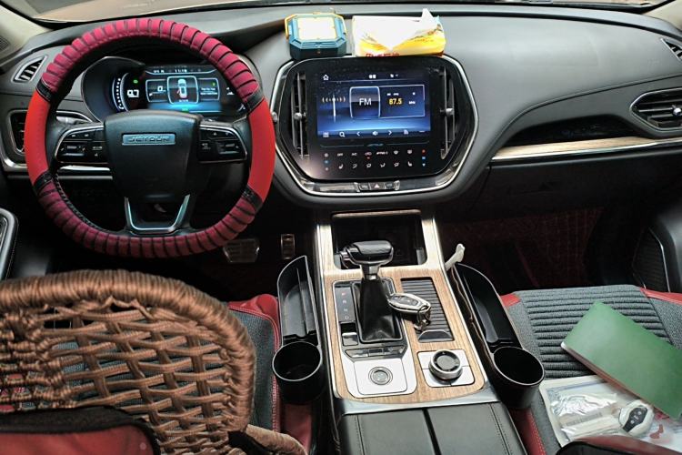 Used JETOUR X70 2020 1.5T DCT Luxury Edition 6 Seats