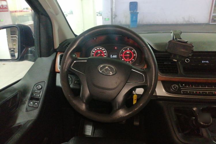 Used SAIC MAXUS G10 2016 1.9T Manual Elite Edition Diesel China V Standard Steering Wheel