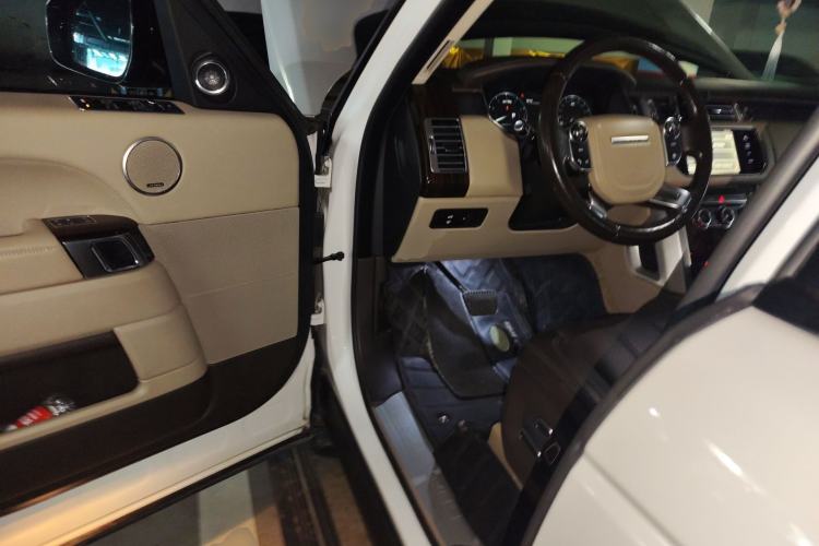 Used Land Rover Range 2014 Revised 3.0 SC V6 Vogue
