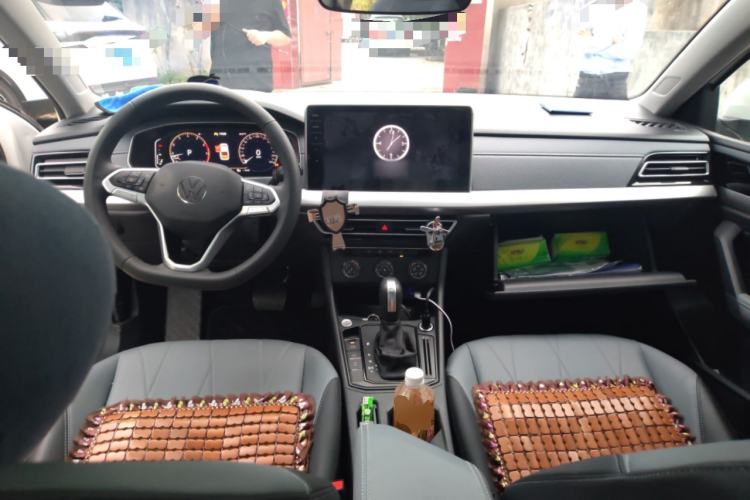 Used Volkswagen Lavida 2024 1.5L Automatic Starry Sky 5 Million Edition Center Console