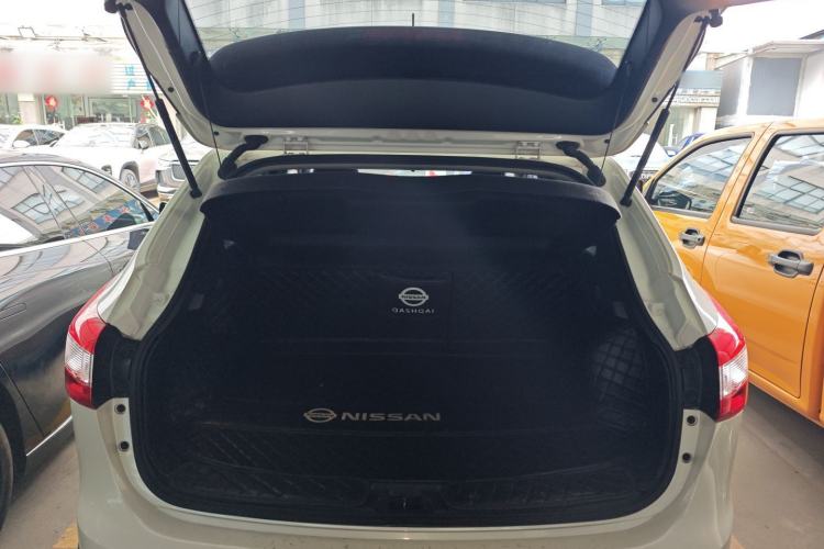 Used Nissan Qashqai 2016 2.0L CVT Luxury Edition Trunk