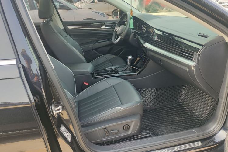 Used Volkswagen Passat 2023 Revised 330TSI Elite Edition Right Front Seat