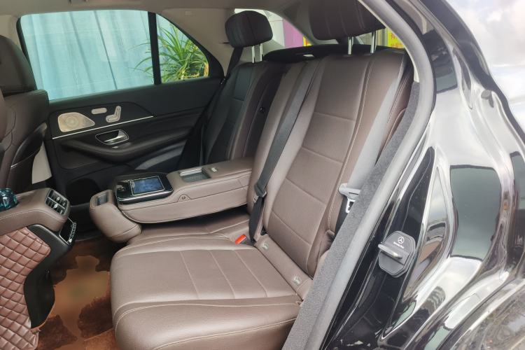 Used Mercedes-Benz GLE 2022 Refreshed GLE 450 4MATIC Luxury Edition Left Rear Seat