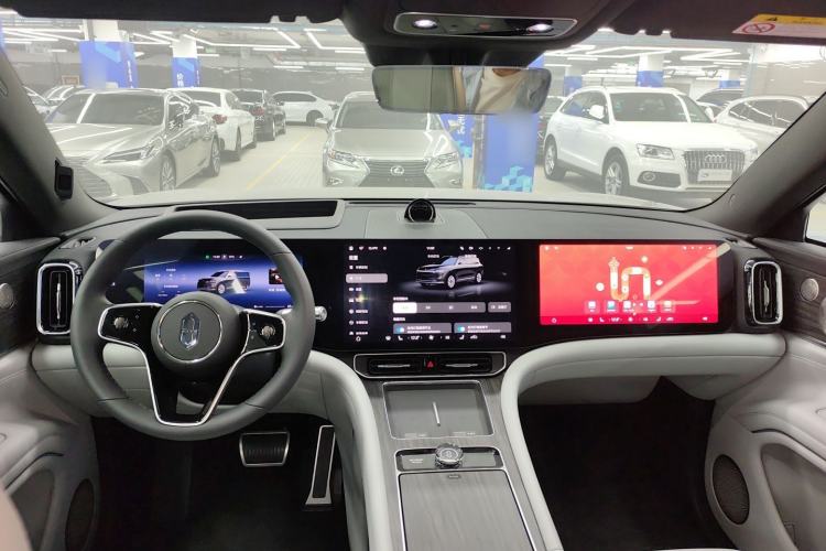 Used Hima AITO M9 2024 Range-Extended Ultra Version 42 kWh 6-Seater Model Center Console