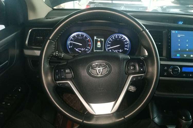 Used Toyota Highlander 2018 2.0T Four-Wheel Drive Luxury Edition 7 Seats China V Emission Standard