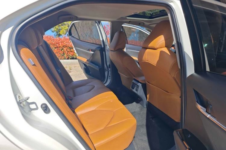 Used Toyota Camry 2019 Revised Version 2.0G Luxury Edition Interior 6