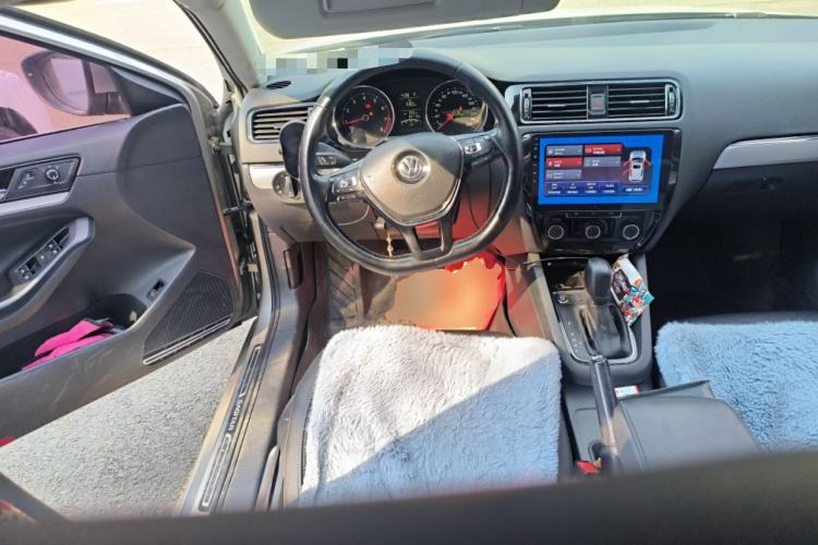 Used Volkswagen Sagitar 2018 1.6L Automatic Comfort Model Steering Wheel