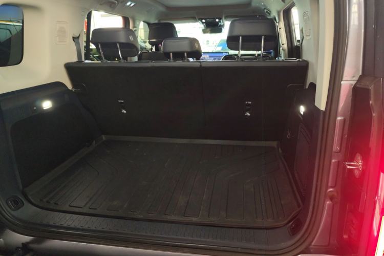 Used Formula Leopard Leopard 5 2023 Navigator Edition
