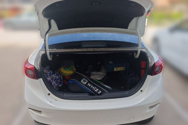 Used Mazda 3 Axela 2016 Sedan 1.5L Manual Comfort Model
