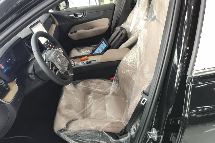 Used Volvo XC60 2026 B5 4x4 Smart Luxury Edition