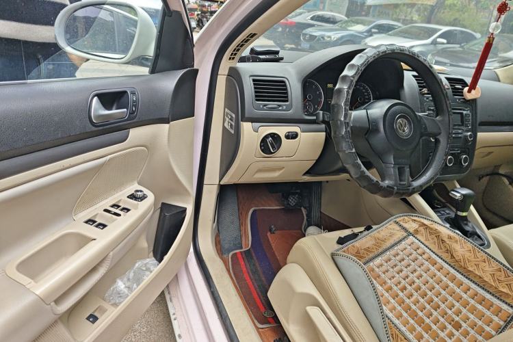 Used Volkswagen Sagitar 2011 1.6L Automatic Fashion Edition
