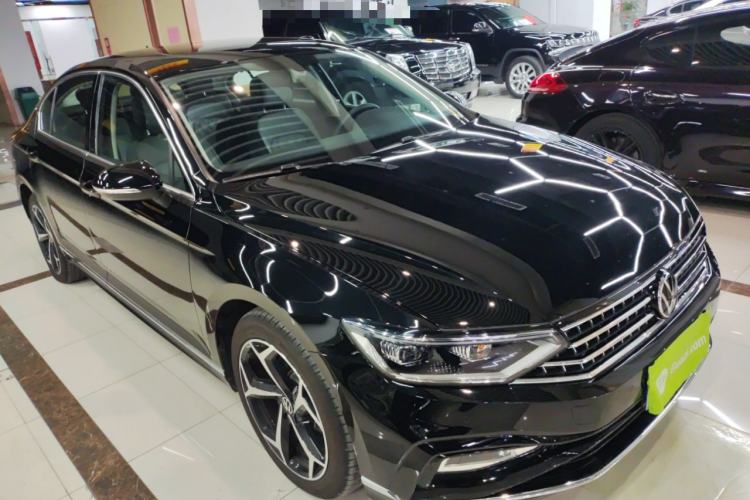 Used Volkswagen Magotan 2025 Revised Version Zhongxiang Edition 280TSI DSG Luxury Trim Exterior 1