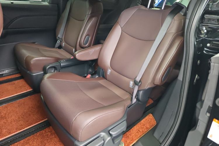 Used Toyota Granvia 2024 2.5L Hybrid Prestige PLUS Four-Wheel Drive Version Left Rear Seat