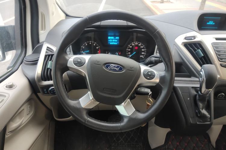 Used Ford Tourneo Custom 2017 2.0T Automatic Elite Edition Steering Wheel