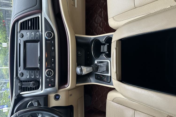 Used Toyota Highlander 2015 2.0T Four-Wheel Drive Luxury Edition 7-Seater Interior 5