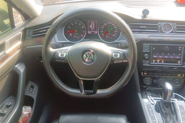 Used Volkswagen Magotan 2018 Facelift 330TSI DSG Luxury Model
