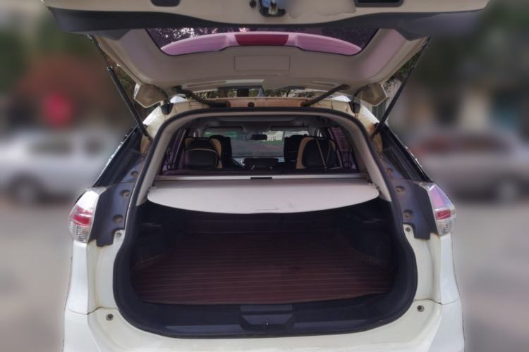 Used Nissan X-Trail 2016 2.0L CVT Smart Enjoyment Version 4WD
