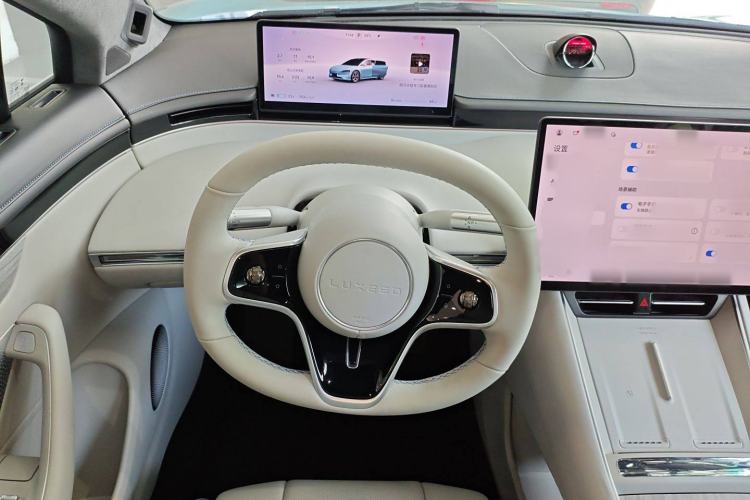 Used Hima Luxeed S7 2025 705 km Max