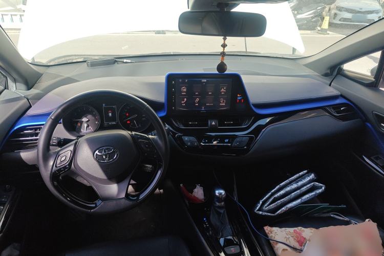 Used Toyota IZOA 2018 2.0L Yichi Version China VI Standard Center Console