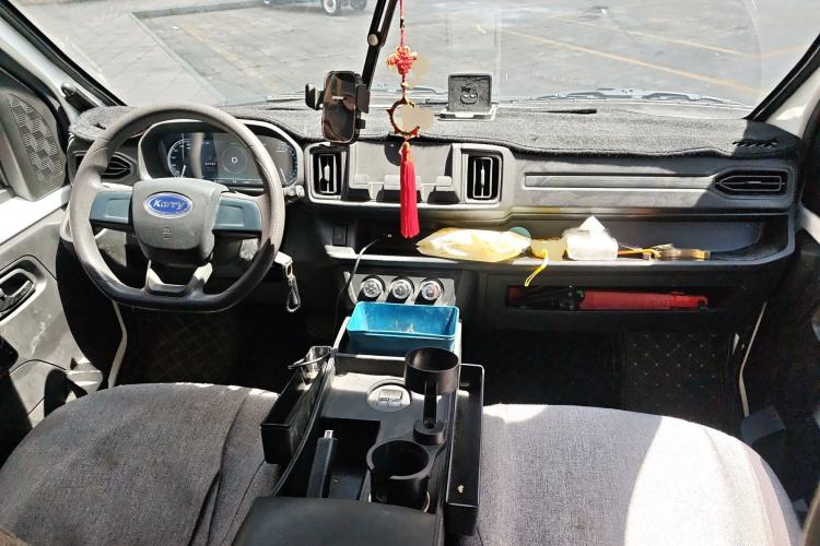 Used Karry Jiangtun E7 2024 Mingchuan 7-Seater Model Center Console