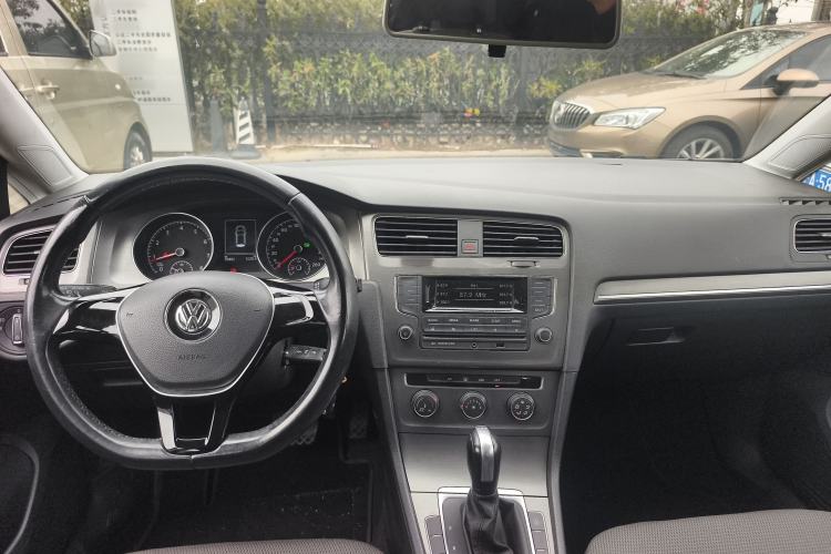 Used Volkswagen Golf 2015 1.4TSI Automatic Comfort Model
