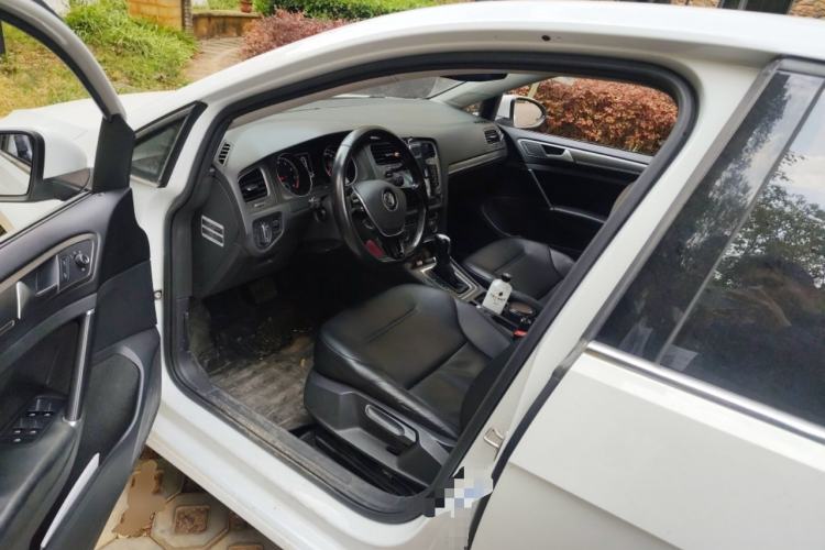 Used Volkswagen Golf 2015 1.6L Automatic Comfort Model
