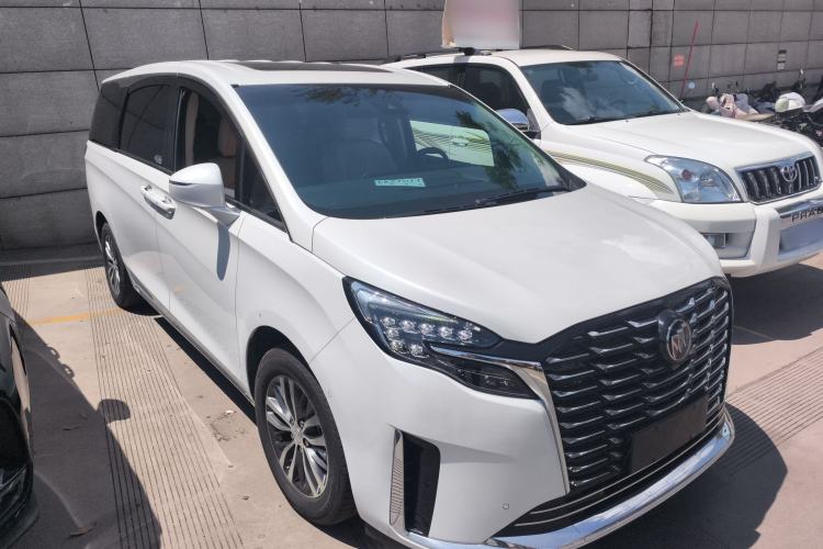 Used Buick GL8 2023 ES Lu Zun Deluxe Model Front Right 45 Deg