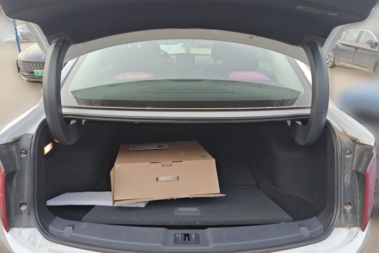 Used Hongqi E-QM5 2022 431 km Charge & Enjoy Edition Trunk