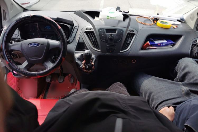 Used Ford Transit 2019 2.0T Diesel Multi-Purpose Commercial Vehicle Mid-Drive Mid-Roof 6-Seater China VI Standard