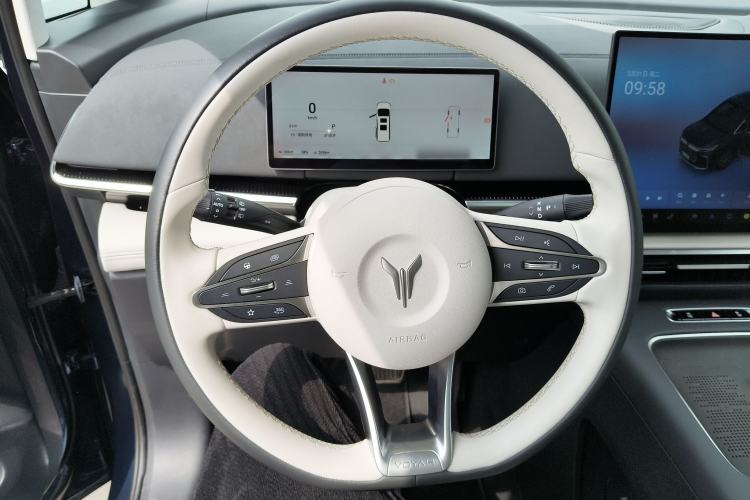 Used VOYAH Dream 2025 PHEV Four-Wheel-Drive Flagship Kunpeng Edition
