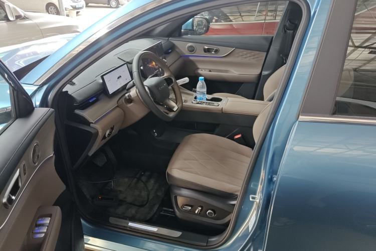 Used Chery Tiggo 8 PLUS C-DM 2025 1.5T 116 km Prestige Version 5 Seats Left Front Seat