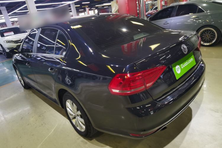 Used Volkswagen Lavida 2017 1.6L Automatic Comfort Edition
