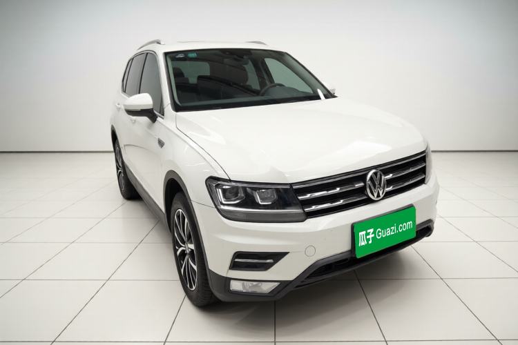 Used Volkswagen Tiguan L 2018 330TSI Automatic Two-Wheel Drive Luxury Edition Exterior 2
