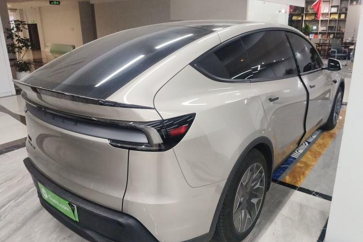 Used Tesla Model Y L 2025 Model Long-Range All-Wheel-Drive Version