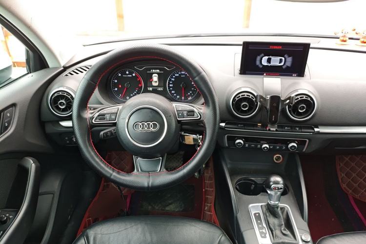 Used Audi A3 2015 Limousine 40 TFSI Automatic Comfort Model Steering Wheel